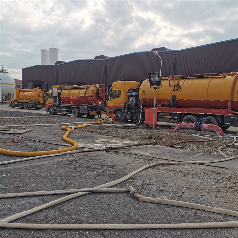 枫木镇污水池清理