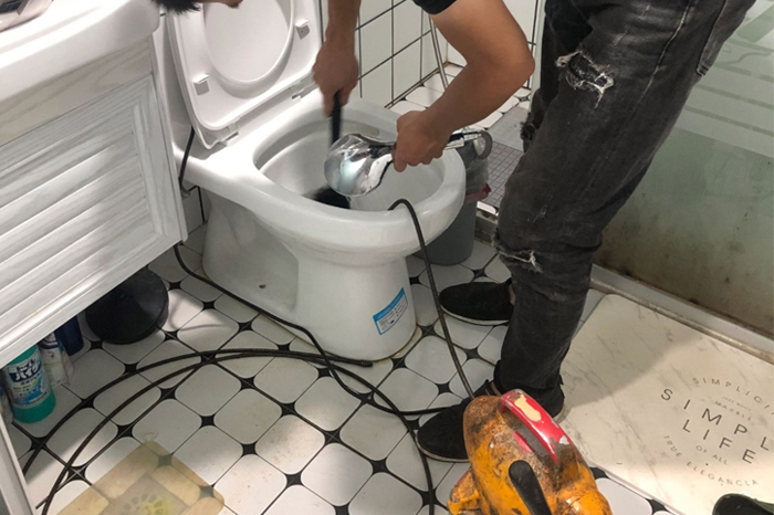 枫木镇马桶堵塞自己疏通还是找师傅?专业上门服务让你省时更省心