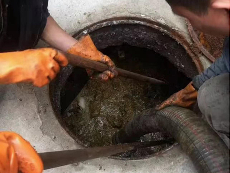 枫木镇清理化粪池时如何避免沼气的危害?